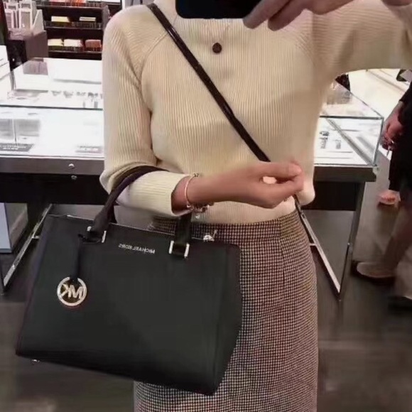 ~MICHAEL KORS Black Kellen Medium Saffiano Leather Satchel w/Gold MK Charm~ - Picture 2 of 11